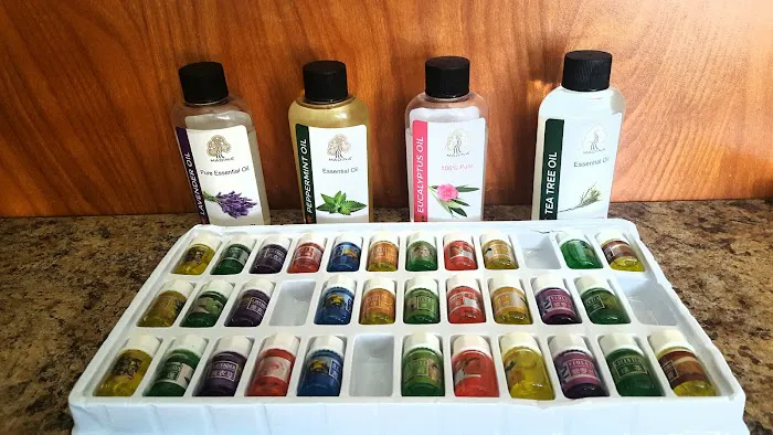 Crescent Fragrances and Accessories 3