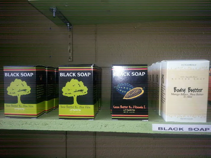 Crescent Fragrances and Accessories 7