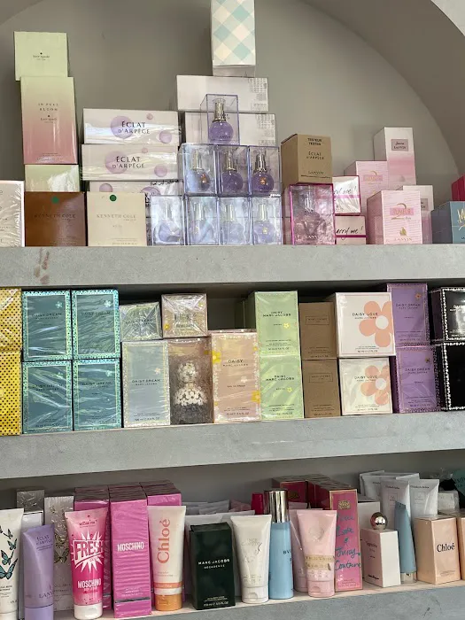 Cosmetics Scenter 3