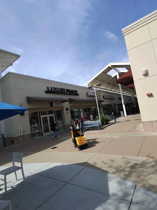 Luxury Beauty Store 8