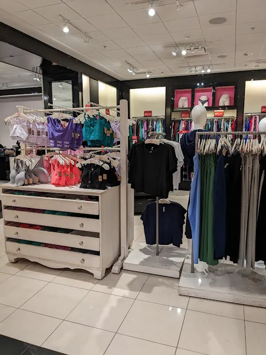 Victoria's Secret & PINK by Victoria's Secret 8