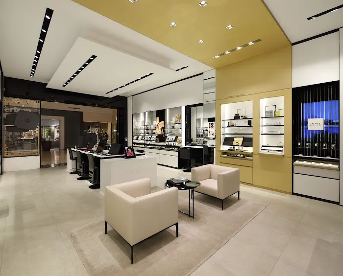 CHANEL FRAGRANCE AND BEAUTY BOUTIQUE 0