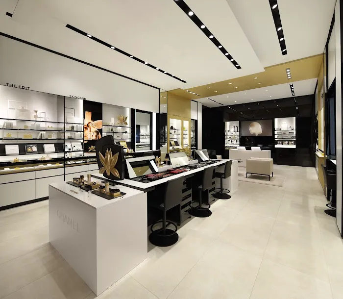 CHANEL FRAGRANCE AND BEAUTY BOUTIQUE 3