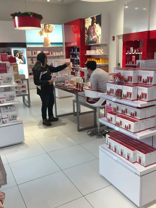 Clarins Factory Store 4