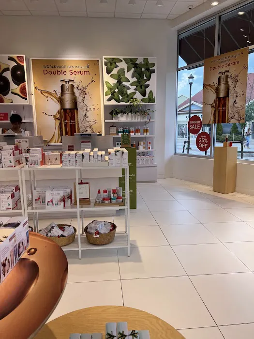 Clarins Factory Store 7