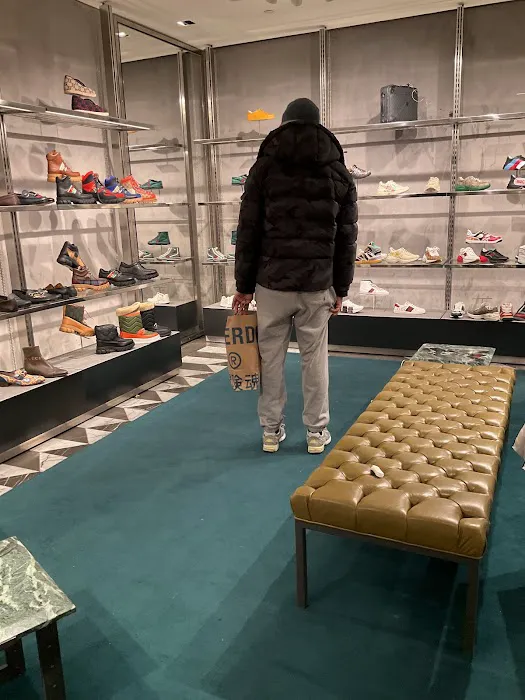 Gucci - Woodbury Common Premium Outlets 2