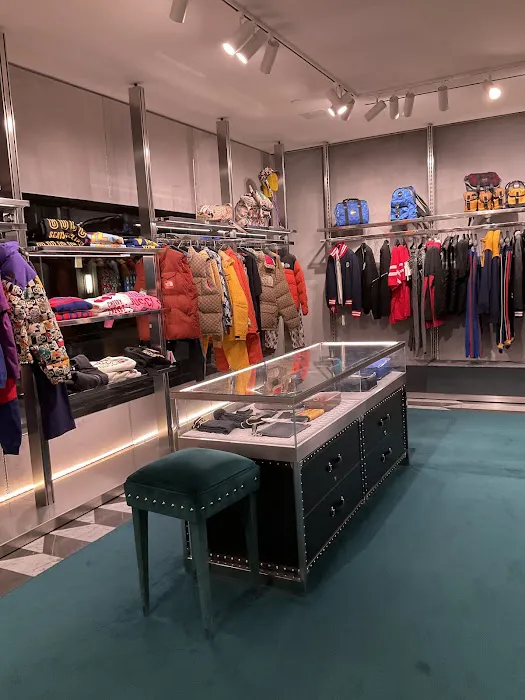Gucci - Woodbury Common Premium Outlets 4