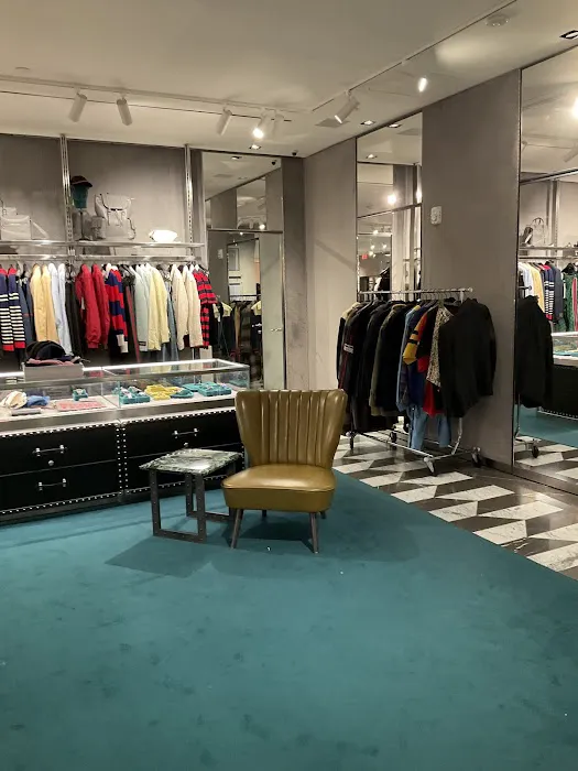 Gucci - Woodbury Common Premium Outlets 8