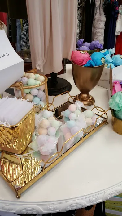 AnnaCraig Boutique 3