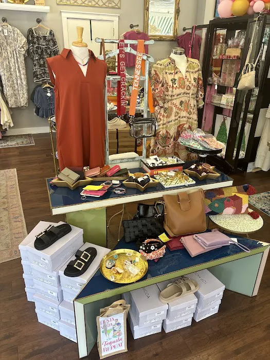 AnnaCraig Boutique 8