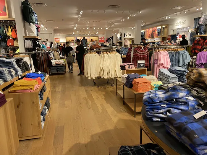 American Eagle & Aerie 1