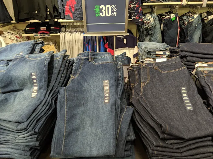 Tommy Hilfiger 8