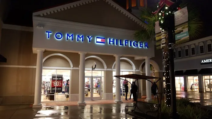 Tommy Hilfiger 6