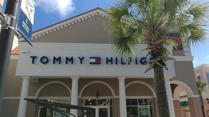 Tommy Hilfiger 9