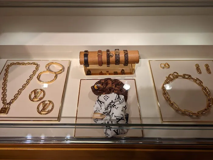 Louis Vuitton Charleston 0