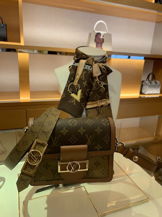 Louis Vuitton Charleston 4