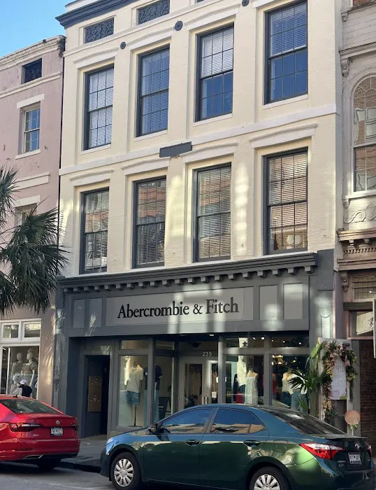 Abercrombie & Fitch 0