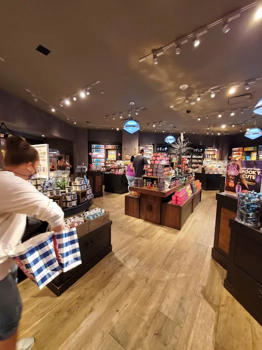 Bath & Body Works 1