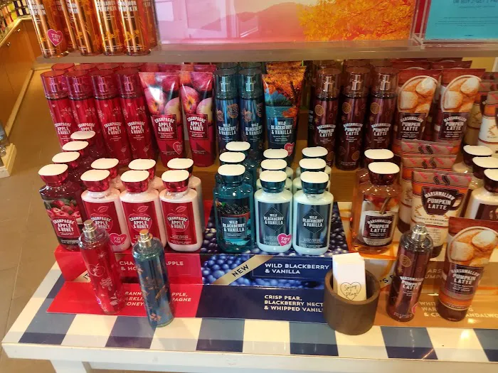 Bath & Body Works 4
