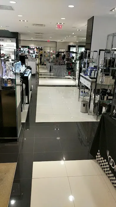 Bloomingdale's 7