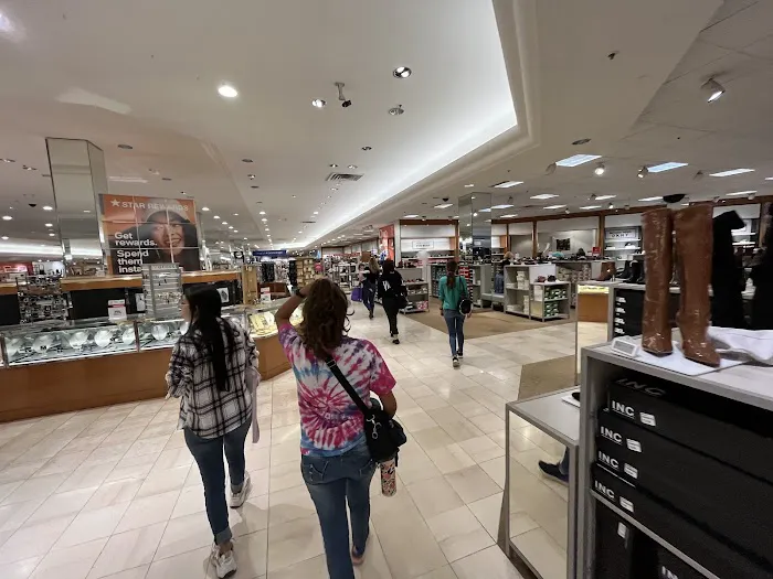 Macy's 0