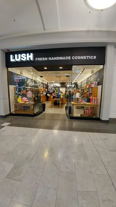 Lush Cosmetics Westchester 4
