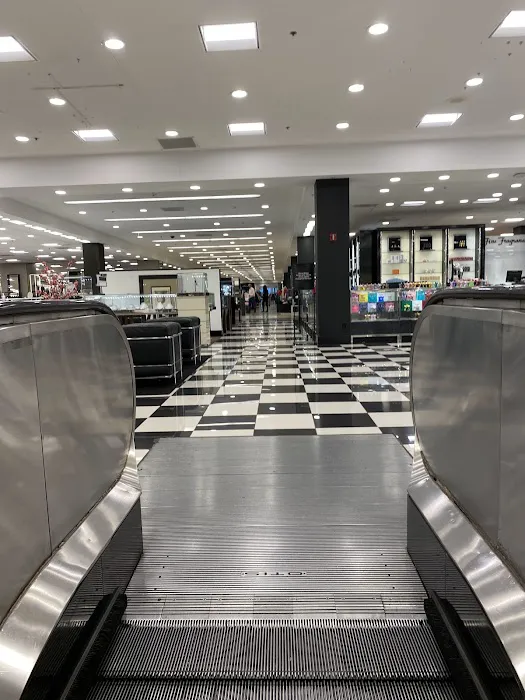 Bloomingdale's 9