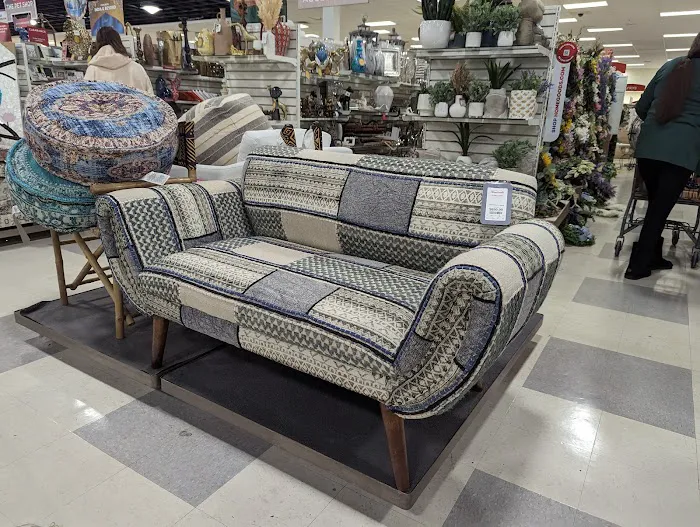 T.J. Maxx & HomeGoods 1