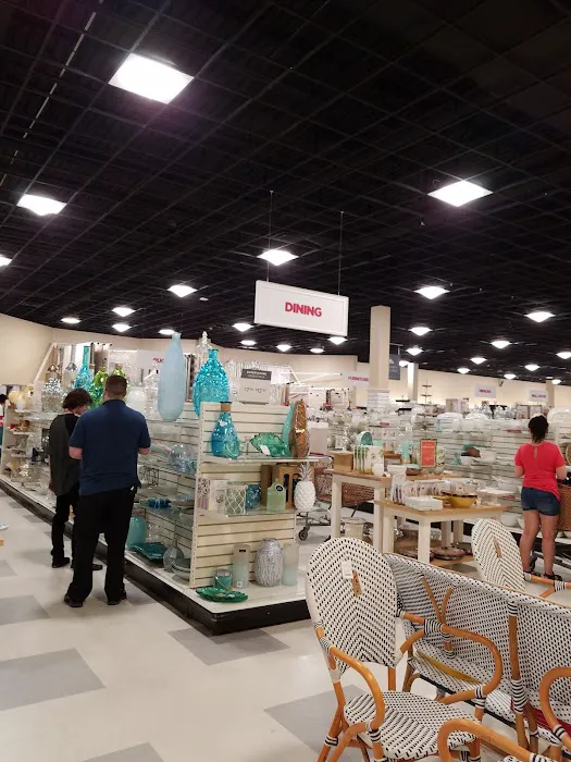 T.J. Maxx & HomeGoods 3