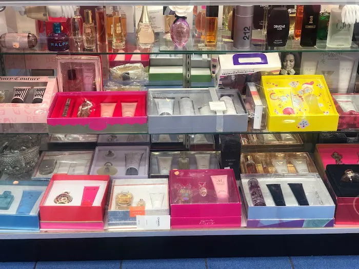 Pretty Perfume Store 3
