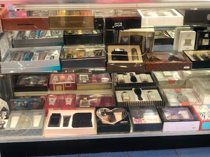 Pretty Perfume Store 4