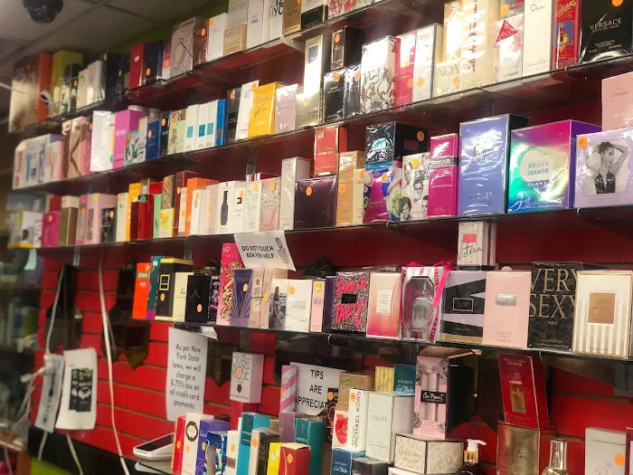 Pretty Perfume Store 5