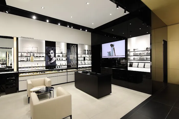 CHANEL FRAGRANCE AND BEAUTY BOUTIQUE 5