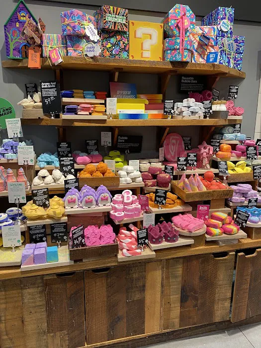 Lush Cosmetics Danbury Fair 2