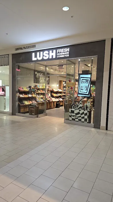 Lush Cosmetics Danbury Fair 6