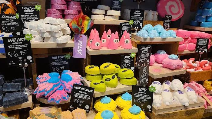 Lush Cosmetics Danbury Fair 7