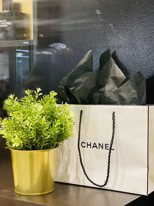 The Perfume Shop | Discount Colognes & Perfumes - Trumbull CT 9