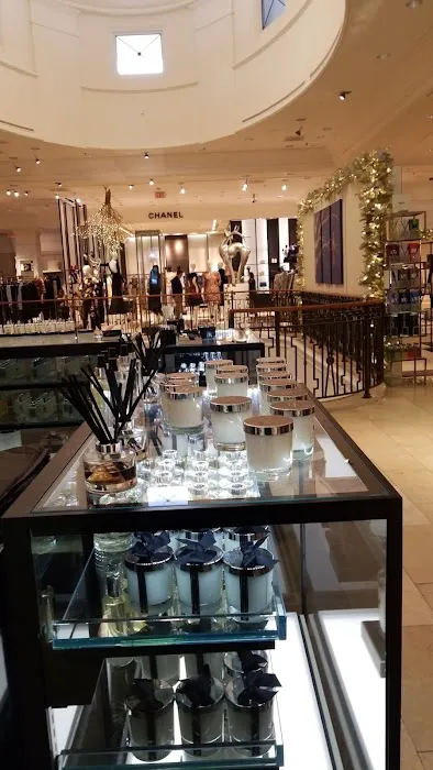 Saks Fifth Avenue 0