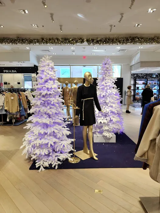 Saks Fifth Avenue 4