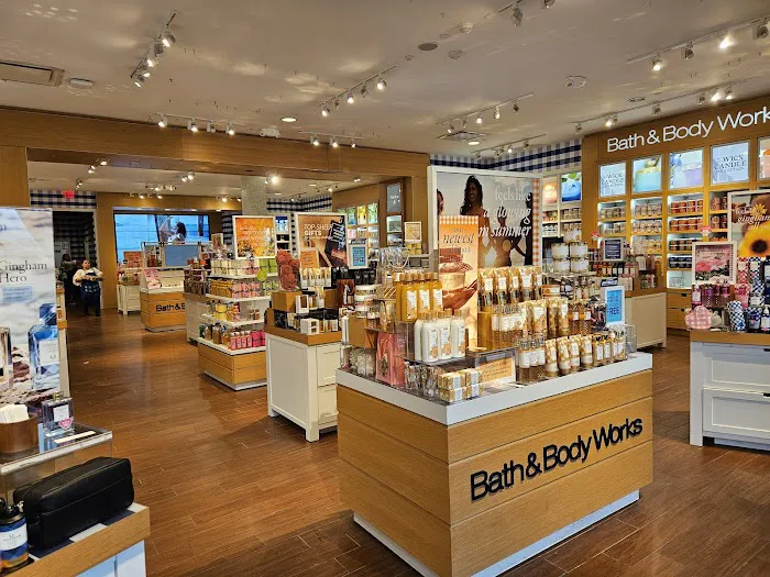 Bath & Body Works 1