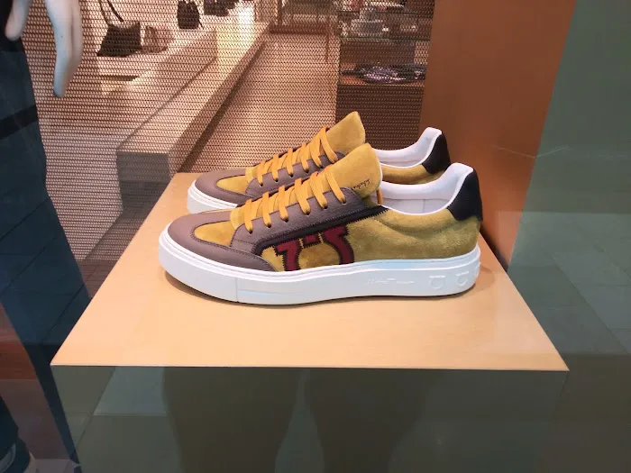 Ferragamo 2