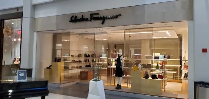 Ferragamo 0