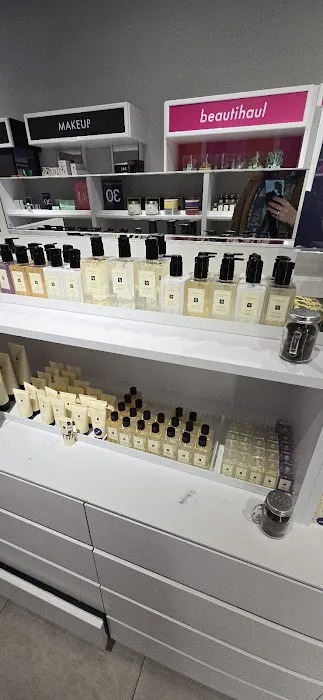 The Cosmetics Company Store 3