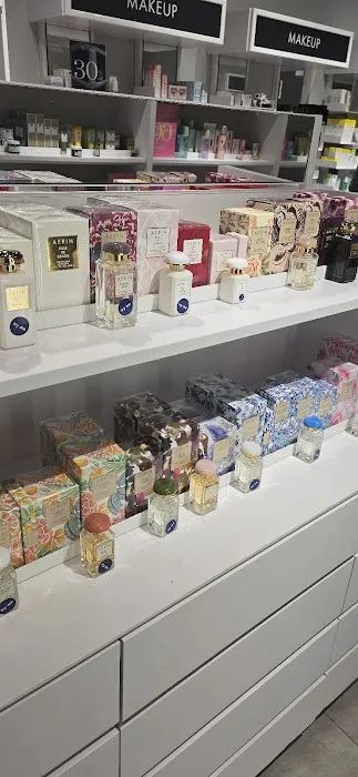The Cosmetics Company Store 9