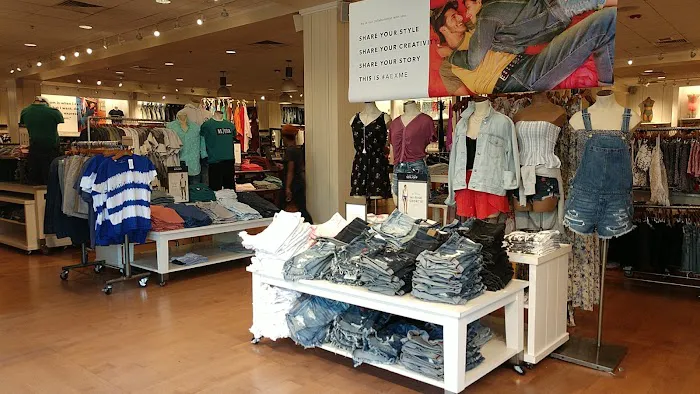 American Eagle & Aerie 4