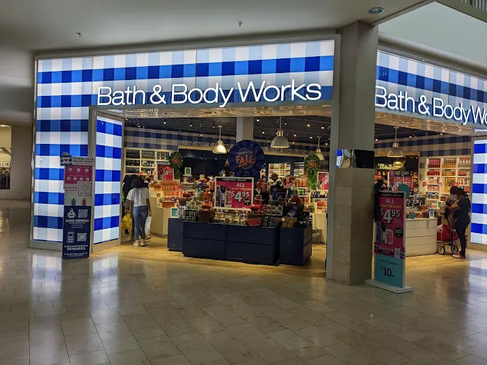 Bath & Body Works 1