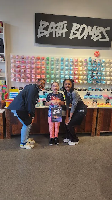 Lush Cosmetics Augusta Mall 5