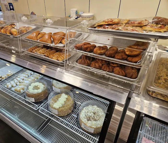 Prostor European Food and Deli 6