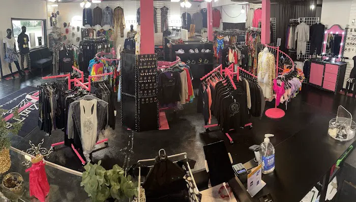 Zuri T's Boutique LLC 8