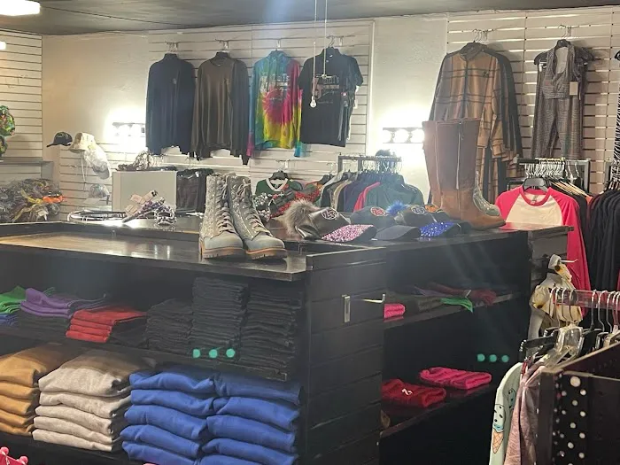Zuri T's Boutique LLC 7